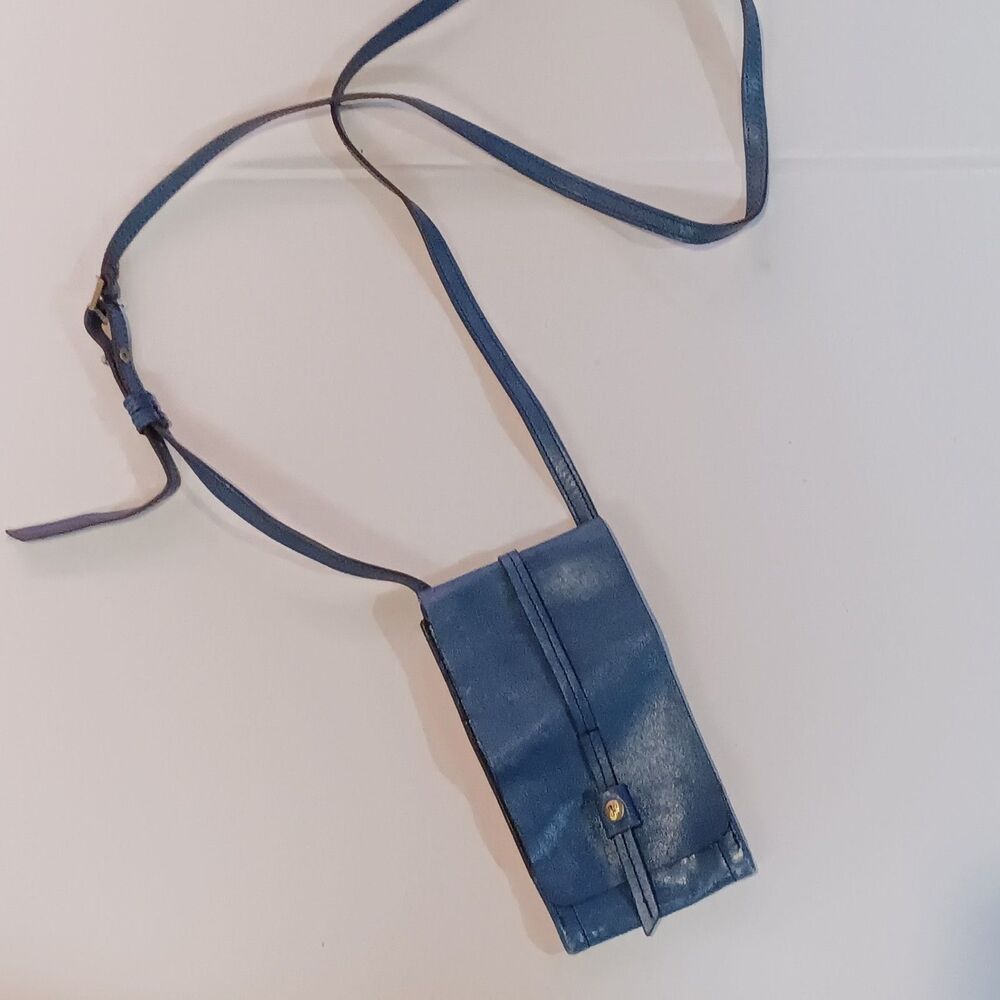 Hobo Token Wallet Crossbody-Pebbled Leather-Phone Holder-Adjustable-Peacock BLue